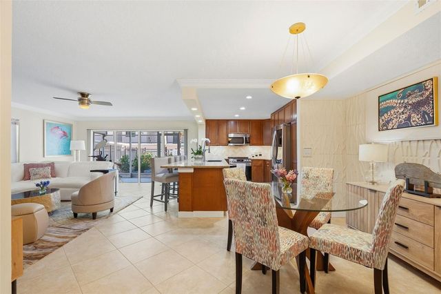 800 BENJAMIN FRANKLIN DRIVE 110, Sarasota, FL 34236