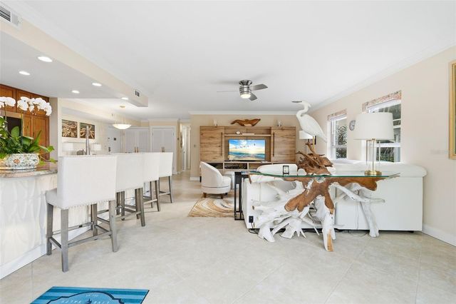 800 BENJAMIN FRANKLIN DRIVE 110, Sarasota, FL 34236