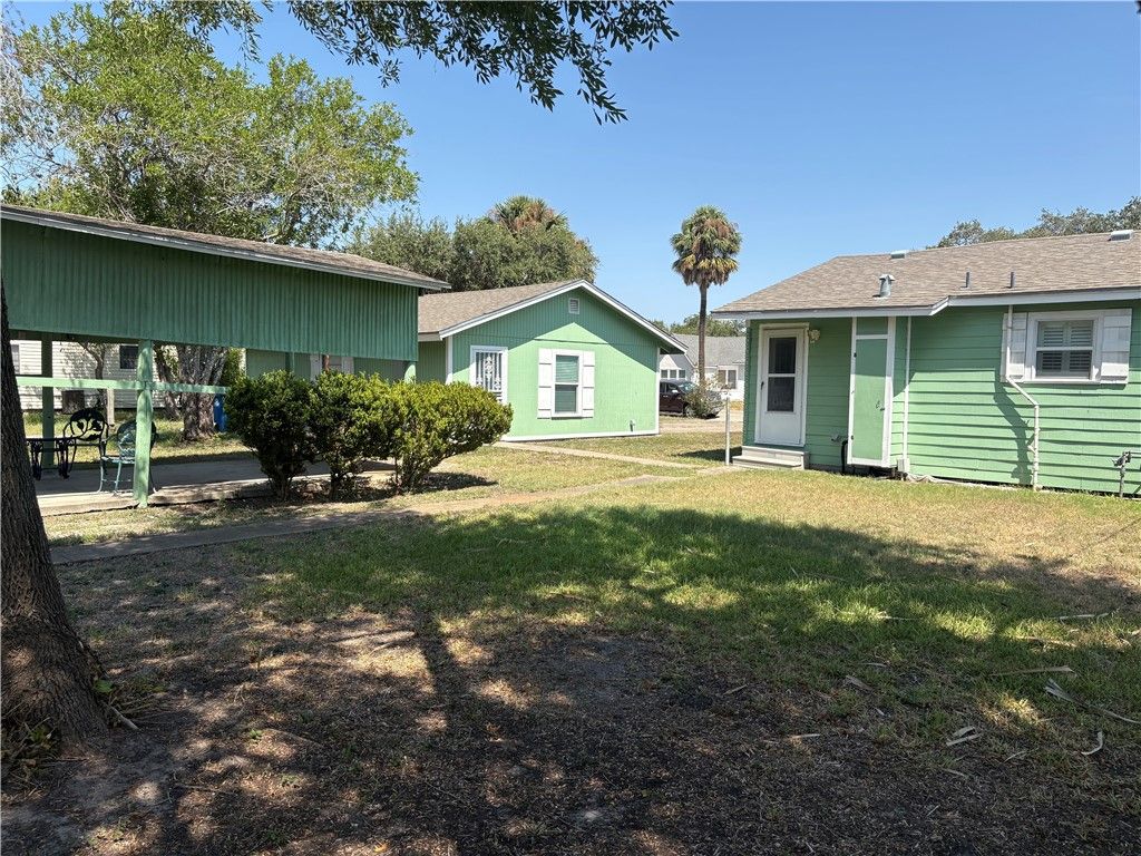 1010 E Fulton St, Sinton, TX 78387 — photo 4