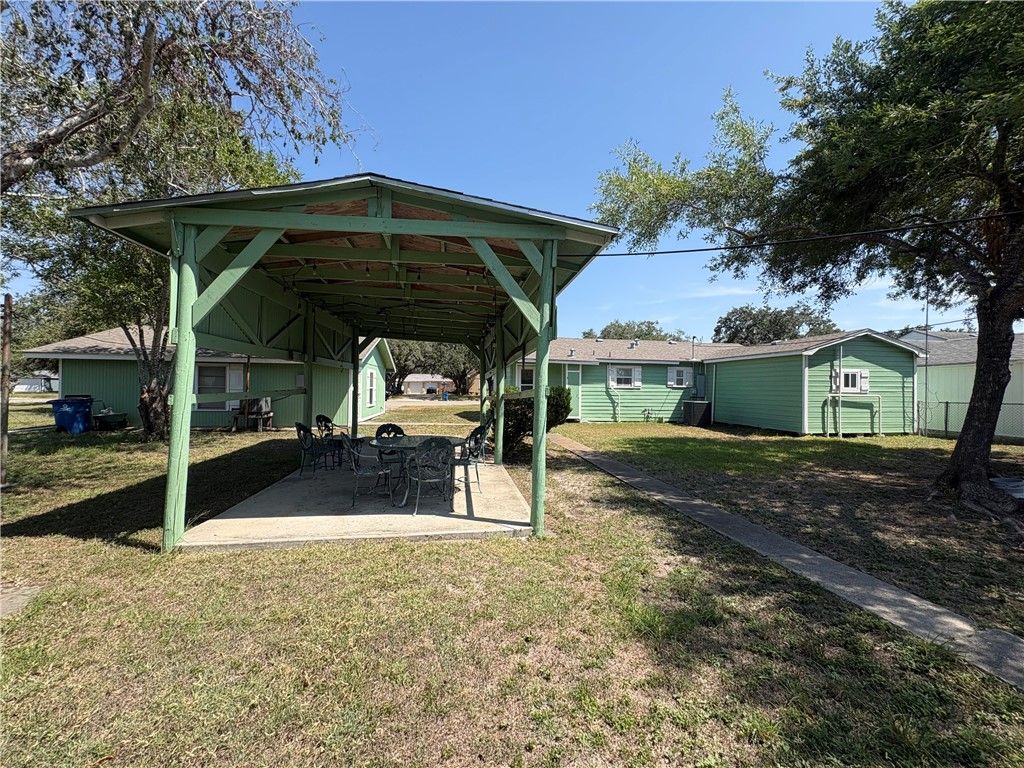 1010 E Fulton St, Sinton, TX 78387 — photo 5