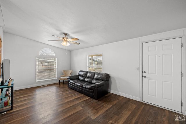 6351 Akers Road 107, Bakersfield, CA 93313