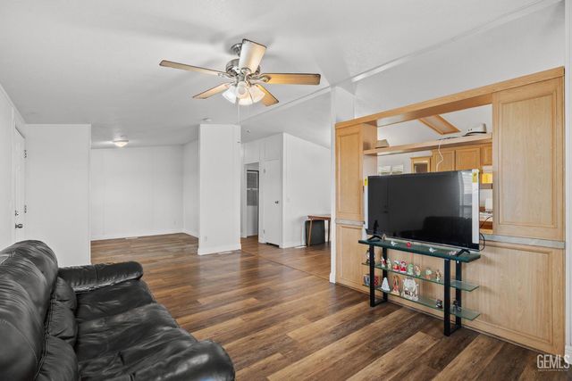 6351 Akers Road 107, Bakersfield, CA 93313