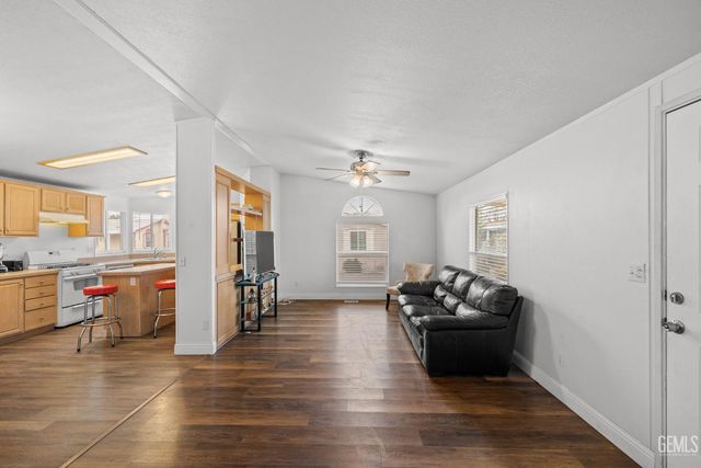 6351 Akers Road 107, Bakersfield, CA 93313