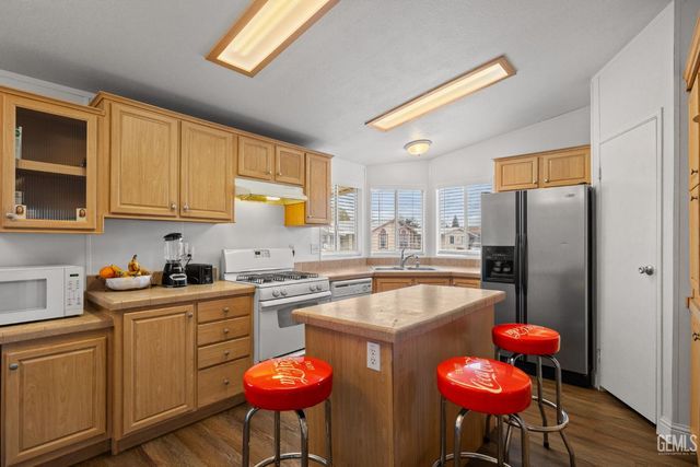 6351 Akers Road 107, Bakersfield, CA 93313