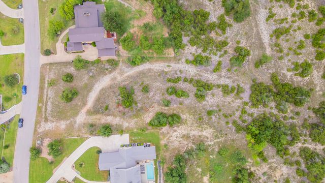 105 Stephanie LN, Lakeway, TX 78738