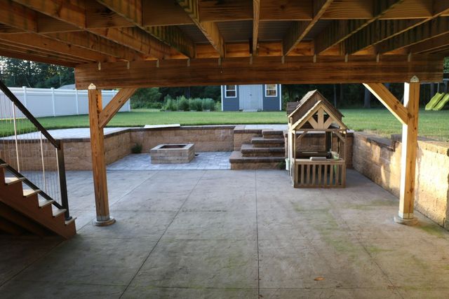 27 Breighly Way, Westfield, MA 01085