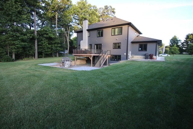 27 Breighly Way, Westfield, MA 01085