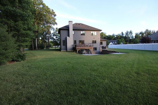 27 Breighly Way, Westfield, MA 01085