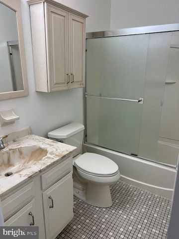 34 BRETSHIRE CT, Medford, NJ 08055