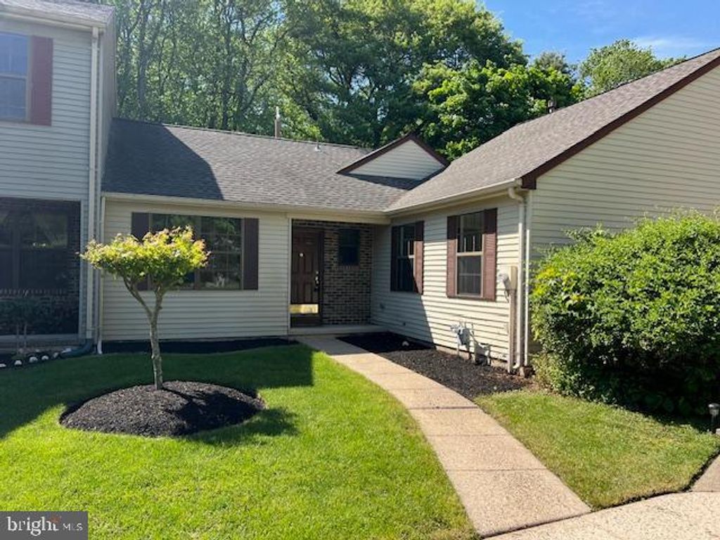 34 BRETSHIRE CT, Medford, NJ 08055