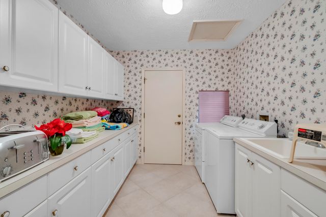 5011 SE Burning Tree Circle, Stuart, FL 34997