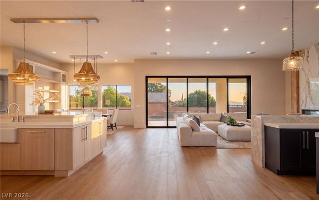 5624 North Dapple Gray Road, Las Vegas, NV 89149