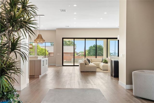 5624 North Dapple Gray Road, Las Vegas, NV 89149