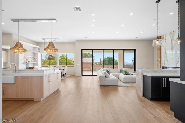 5624 North Dapple Gray Road, Las Vegas, NV 89149