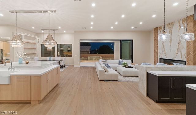 5624 North Dapple Gray Road, Las Vegas, NV 89149
