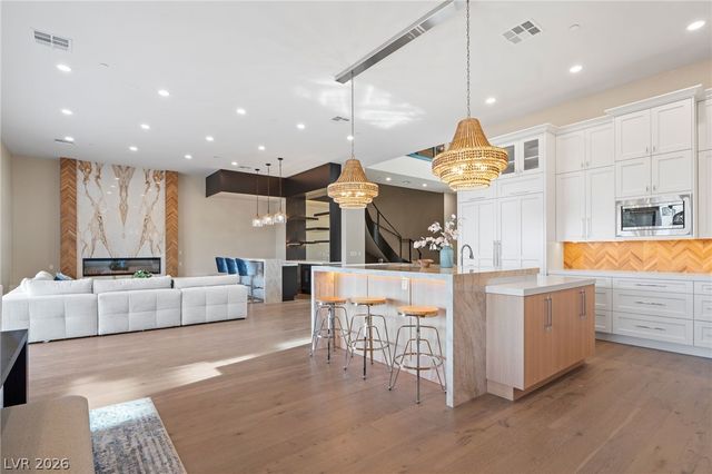 5624 North Dapple Gray Road, Las Vegas, NV 89149