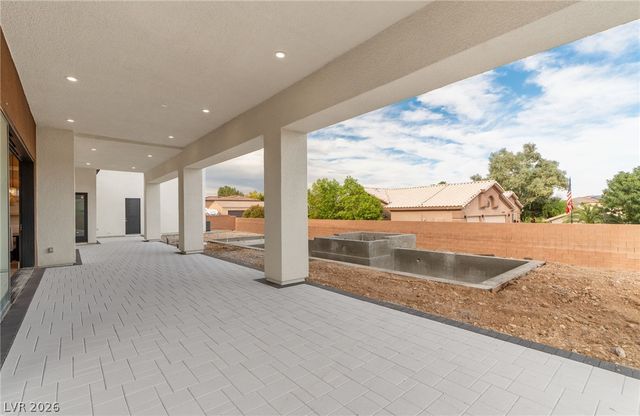 5624 North Dapple Gray Road, Las Vegas, NV 89149