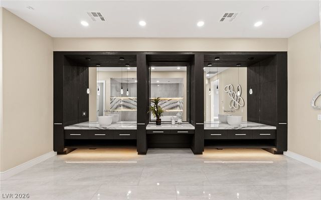 5624 North Dapple Gray Road, Las Vegas, NV 89149