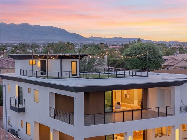 5624 North Dapple Gray Road, Las Vegas, NV 89149