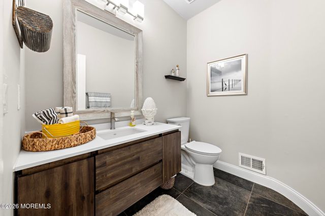 31 Highland Ridge Road, Manalapan, NJ 07726