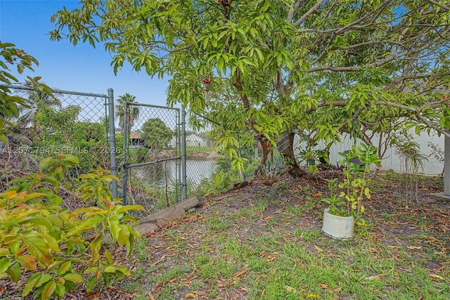14963 SW 74th Ter, Miami, FL 33193
