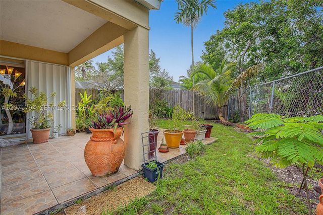 14963 SW 74th Ter, Miami, FL 33193