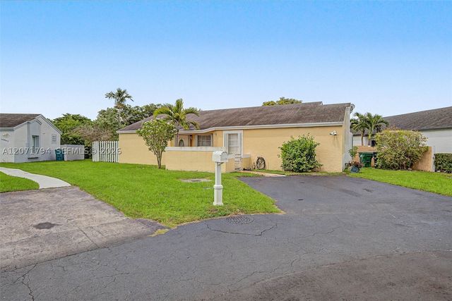 14963 SW 74th Ter, Miami, FL 33193