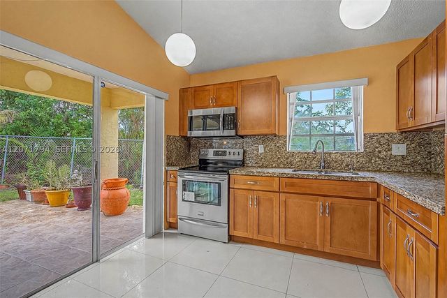 14963 SW 74th Ter, Miami, FL 33193