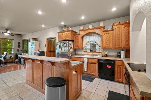 8008 Blackberry Way, Decatur, AR 72722