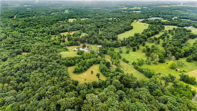8008 Blackberry Way, Decatur, AR 72722