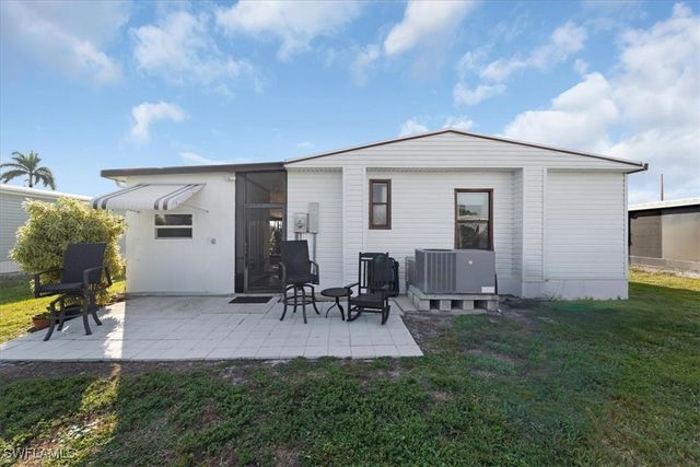 10 Lake Diane Dr, Naples, FL 34114