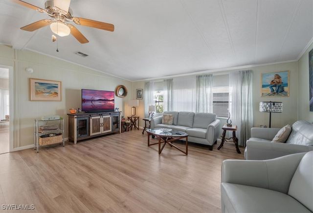 10 Lake Diane Dr, Naples, FL 34114