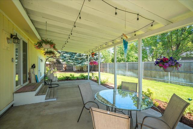 12802 E 27TH St, Spokane, WA 99216