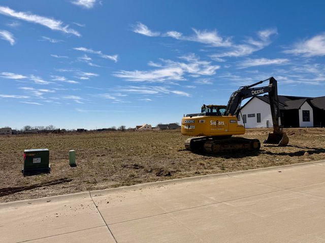 6777 Meghan Avenue, Bettendorf, IA 52722