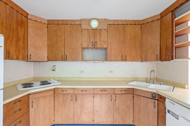10724 32nd Avenue N, Plymouth, MN 55441