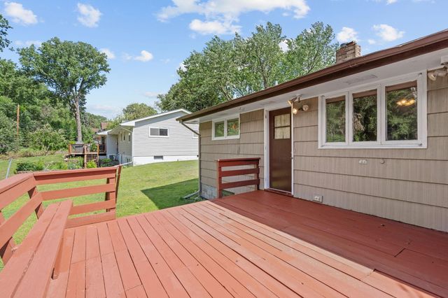 10724 32nd Avenue N, Plymouth, MN 55441