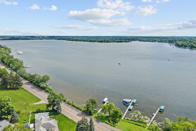10724 32nd Avenue N, Plymouth, MN 55441