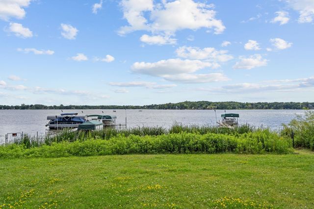 10724 32nd Avenue N, Plymouth, MN 55441