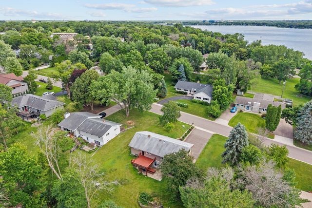 10724 32nd Avenue N, Plymouth, MN 55441