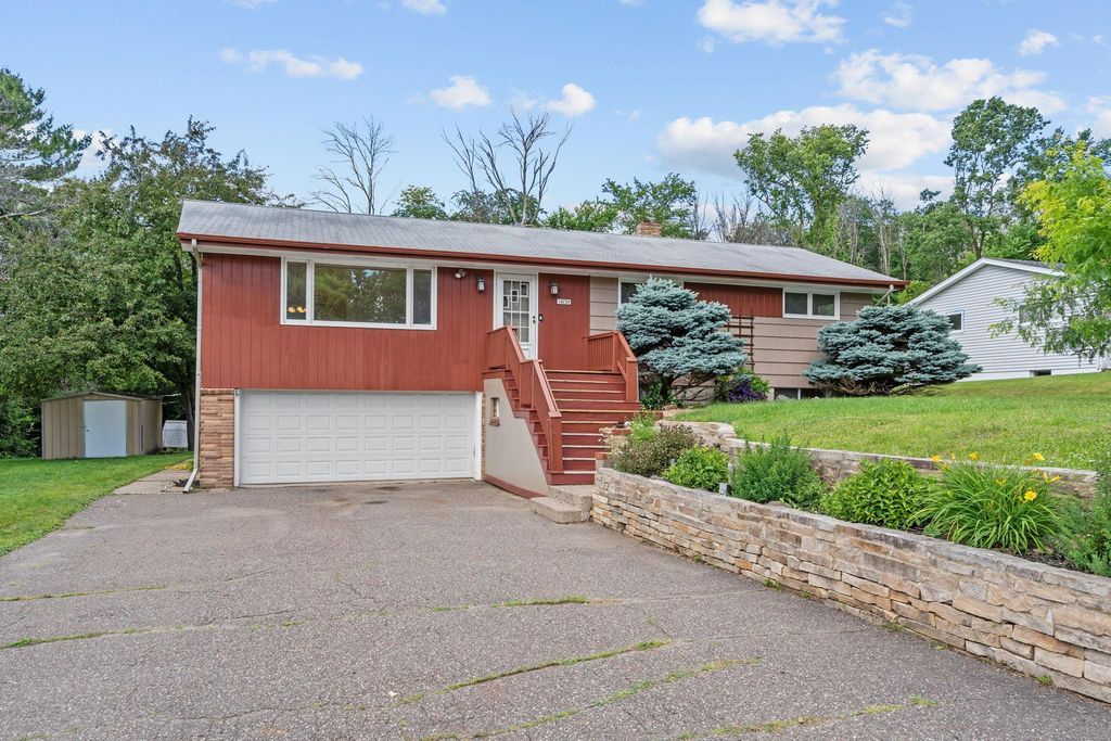 10724 32nd Avenue N, Plymouth, MN 55441