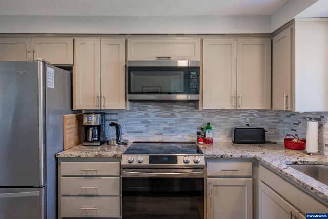 1321 Rock Creek Dr S, Salem, OR 97306