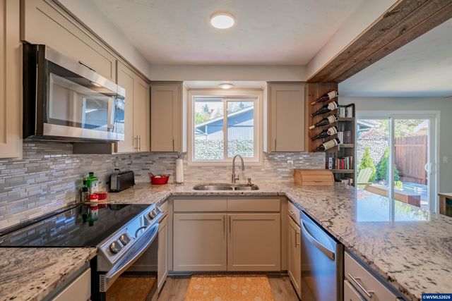 1321 Rock Creek Dr S, Salem, OR 97306