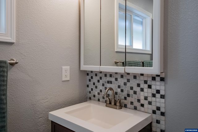 1321 Rock Creek Dr S, Salem, OR 97306