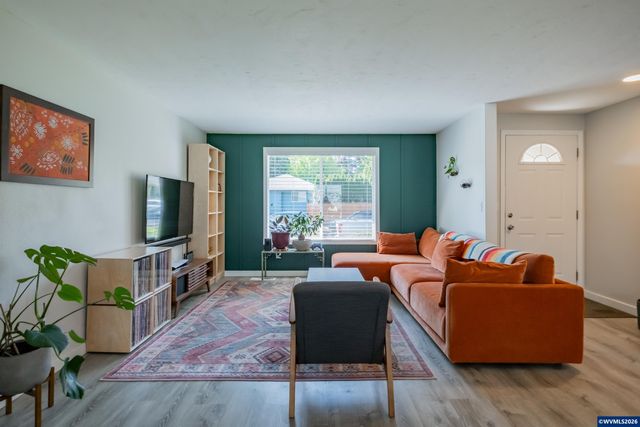 1321 Rock Creek Dr S, Salem, OR 97306