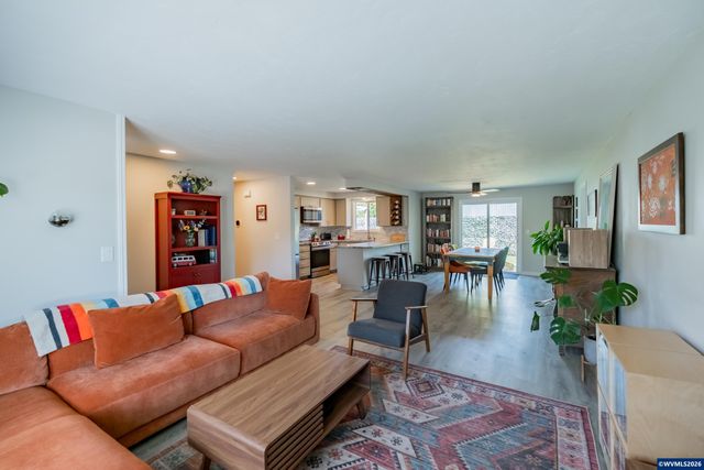 1321 Rock Creek Dr S, Salem, OR 97306