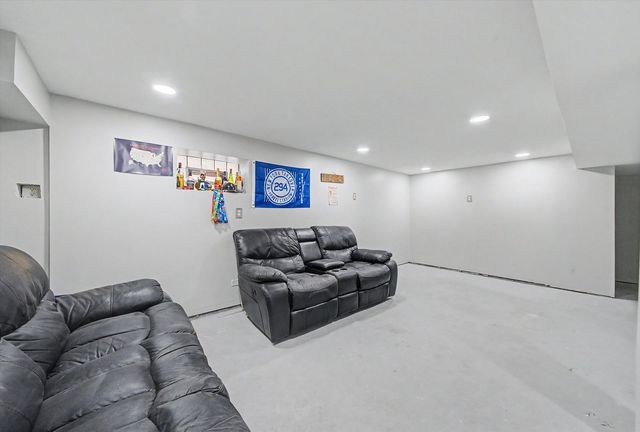 14223 S Wallace Avenue, Riverdale, IL 60827