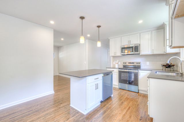 403 Kinhawk Dr, Nashville, TN 37211