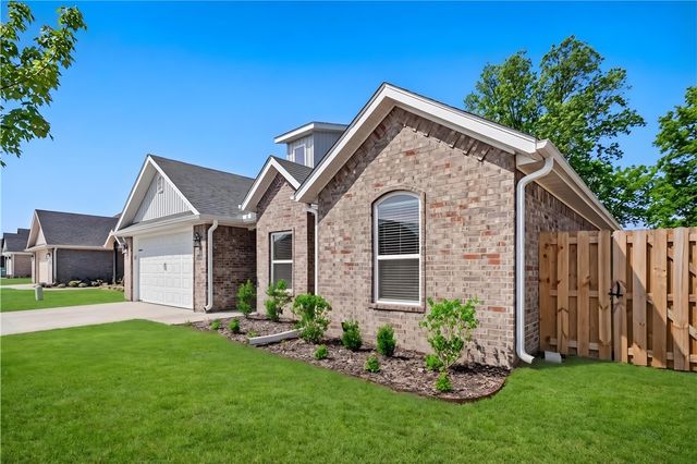 1340 Overcup Oak Lane, Bentonville, AR 72713