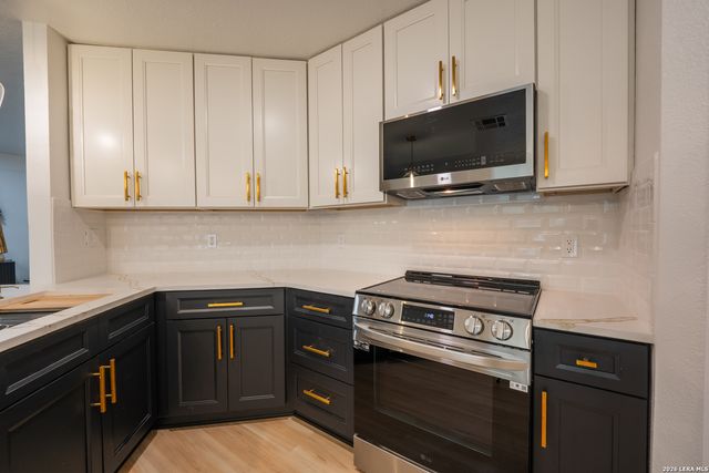 9251 ENCINO VLG, San Antonio, TX 78250