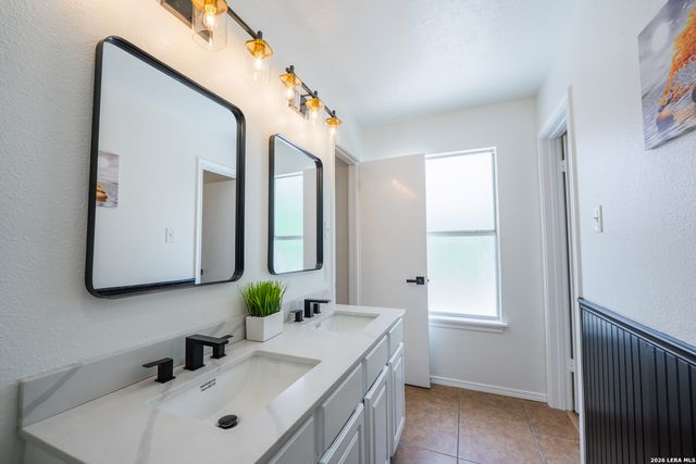 9251 ENCINO VLG, San Antonio, TX 78250